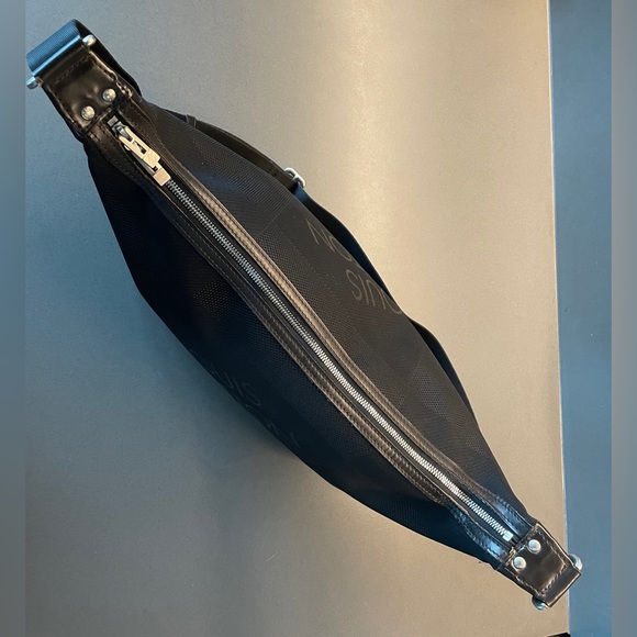 Vuitton Damier Geant Canvas Explorateur messenger bag - Picture 3 of 11